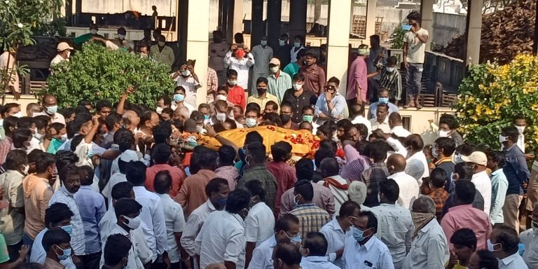 ముంగమూరు శ్రీధర్ కృష్ణా రెడ్డి కన్నీటి వీడ్కోలు