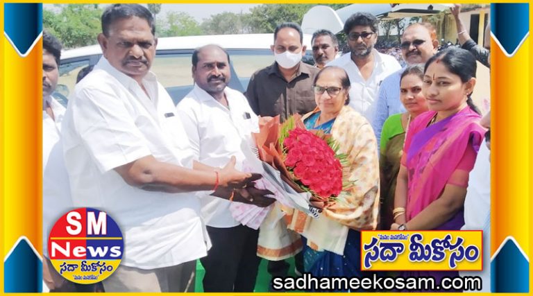 అద‌న‌పు త‌ర‌గ‌తి గ‌దులుకు భూమి పూజ‌ చేసిన చైర్ ప‌ర్స‌న్ అరుణ‌మ్మ‌