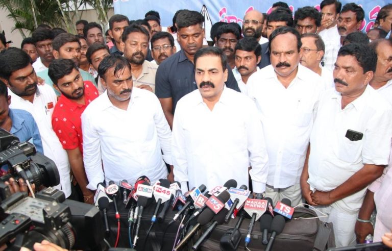 వైయస్ఆర్ కాంగ్రెస్ పార్టీ జెండాను రెపరెపలాడిస్తాం : కాకాణి