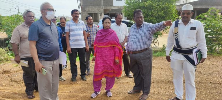 దర్గాలో పారిశుద్ధ్య నిర్వహణ పనులు వేగవంతం : కమిషనర్ హరిత