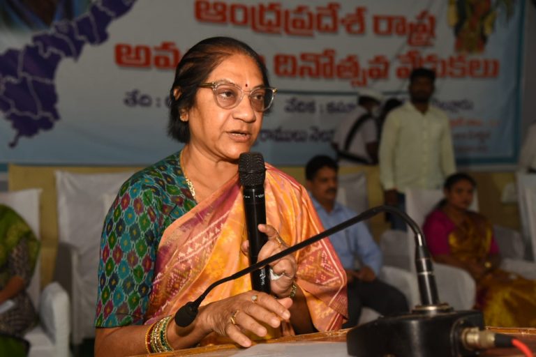 అమరజీవి పొట్టి శ్రీరాములు త్యాగాలు మరవలేనిది : జిల్లా పరిషత్ చైర్ పర్సన్ ఆనం అరుణమ్మ